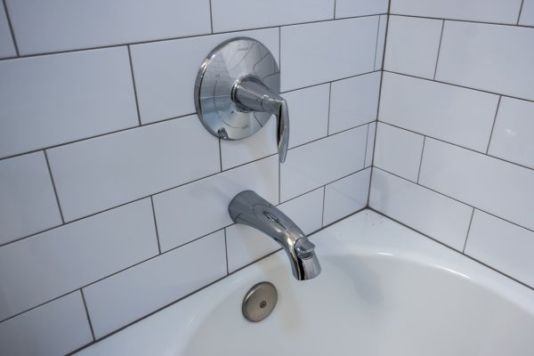 Cost of Tub Spout Replacement in Lenexa
